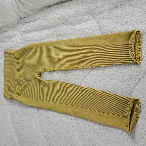 15. Free People High-Rise 7/8 Happiness Runs Leggings Sulfer Spring - Picture 5 of 12